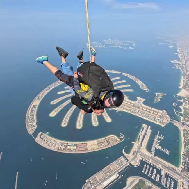 துபாயில் ஸ்கை டைவ் செய்த பாரதி கண்ணம்மா வில்லி பரீனா ஆசாத் 3