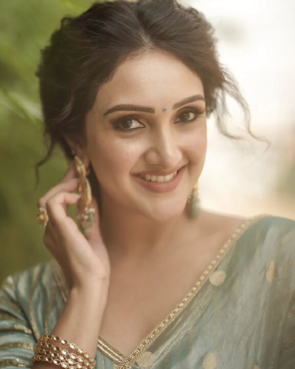 அழகில் அசத்தும் தேவதையை கண்டேன் பட நடிகை ஸ்ரீ தேவி விஜயகுமார் 3