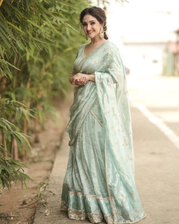 அழகில் அசத்தும் தேவதையை கண்டேன் பட நடிகை ஸ்ரீ தேவி விஜயகுமார் 1