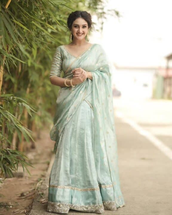 அழகில் அசத்தும் தேவதையை கண்டேன் பட நடிகை ஸ்ரீ தேவி விஜயகுமார் 5