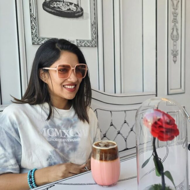 உறவே என் ஆசை உறவே.. லப்பர் பந்து பட நாயகி ஸ்வாசிகவின் செம்ம கியூட்டான புகைப்படங்கள் 1