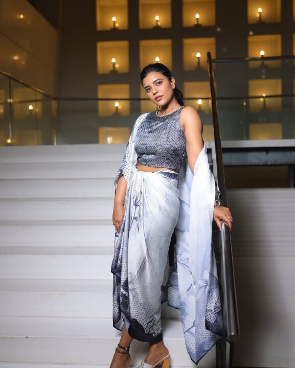 நடிகை ஐஸ்வர்யா ராஜேஷின் செம்ம கியூட்டான புகைப்படங்கள் 4