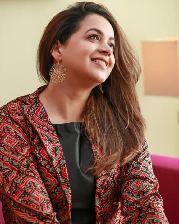 90ஸ் கிட்ஸ்களின் விருப்பமான நடிகை பாவனாவின் லேட்டஸ்ட் கியூட் கிளிக்ஸ் 2