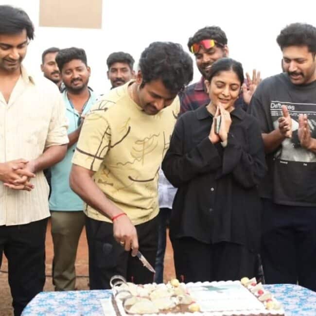 பராசக்தி படப்பிடிப்பில் பிறந்தநாளை கொண்டாடிய நடிகர் சிவகார்த்திகேயன் 3