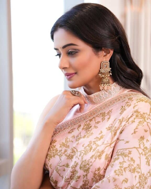 பருத்திவீரன் பட நாயகி பிரியாமணியின் செம்ம கியூட்டான லேட்டஸ்ட் புகைப்படங்கள் 5