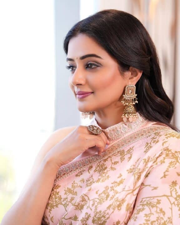 பருத்திவீரன் பட நாயகி பிரியாமணியின் செம்ம கியூட்டான லேட்டஸ்ட் புகைப்படங்கள் 4