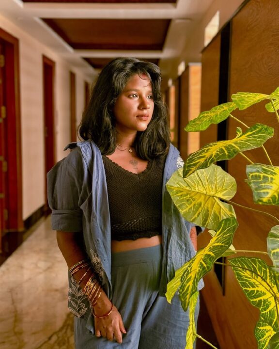 வளைகாப்பு முடிந்த கையேடு வேளாங்கண்ணி வந்த சுந்தரி சீரியல் நடிகை கேபிரியல் 2