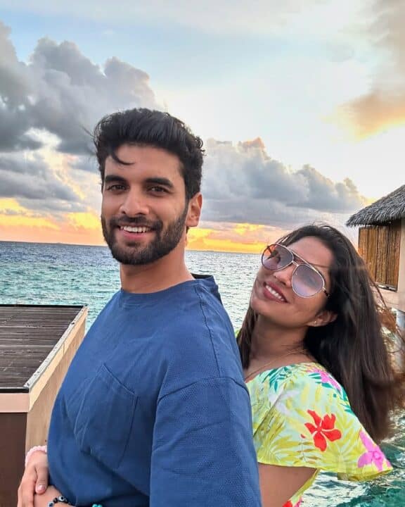 மாலத்தீவில் கணவருடன் தேனிலவை கொண்டாடிய லப்பர் பந்து பட நாயகி ஸ்வாசிகா 4