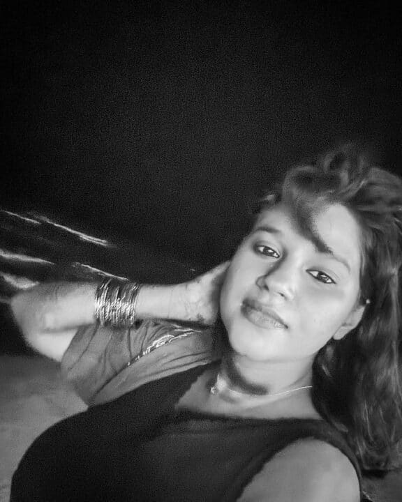 வளைகாப்பு முடிந்த கையேடு வேளாங்கண்ணி வந்த சுந்தரி சீரியல் நடிகை கேபிரியல் 5