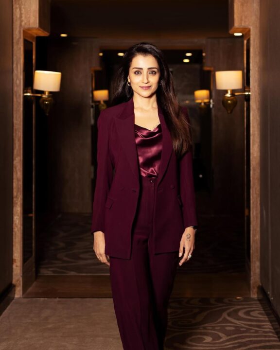 நடிகை த்ரிஷாவின் செம்ம கியூட்டான லேட்டஸ்ட் கிளிக்ஸ் 3