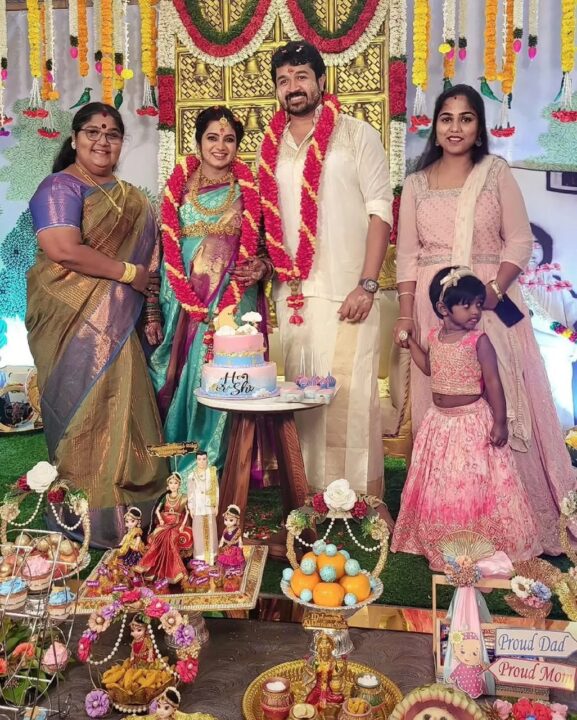 இன்று கோலாகலமாக நடைபெற்ற நாதஸ்வரம் சீரியல் நாயகி ஸ்ரித்திகாவின் வளைகாப்பு புகைப்படங்கள் 5