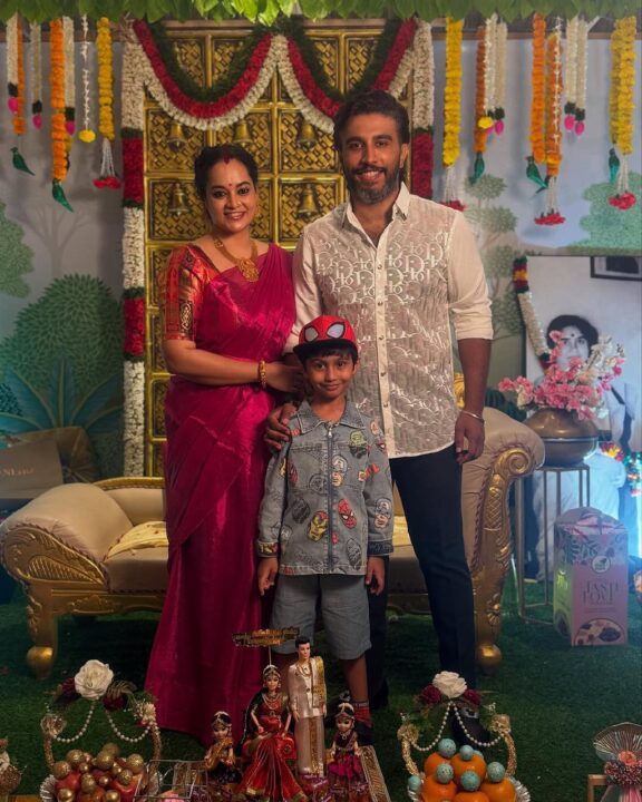 சீரியல் நடிகை ஸ்ரித்திகா வளைகாப்பில் கலந்துகொண்ட பிக் பாஸ் சுஜா வருணே 3