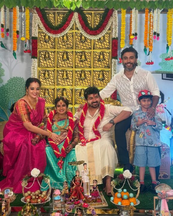 சீரியல் நடிகை ஸ்ரித்திகா வளைகாப்பில் கலந்துகொண்ட பிக் பாஸ் சுஜா வருணே 5