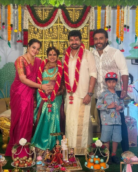 சீரியல் நடிகை ஸ்ரித்திகா வளைகாப்பில் கலந்துகொண்ட பிக் பாஸ் சுஜா வருணே 1