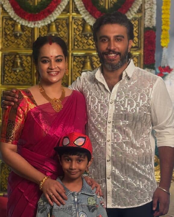 சீரியல் நடிகை ஸ்ரித்திகா வளைகாப்பில் கலந்துகொண்ட பிக் பாஸ் சுஜா வருணே 2