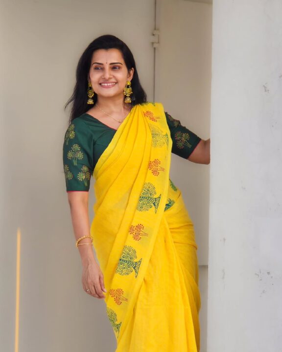 மஞ்சள் நிறமே மஞ்சள் நிறமே..! சன்டிவி சீரியல் நாயகி ஸ்ருதி ராஜின் செம்ம அழகிய புகைப்படங்கள்..! 5