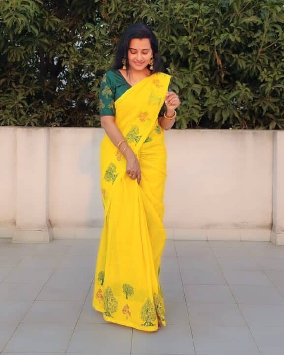 மஞ்சள் நிறமே மஞ்சள் நிறமே..! சன்டிவி சீரியல் நாயகி ஸ்ருதி ராஜின் செம்ம அழகிய புகைப்படங்கள்..! 2