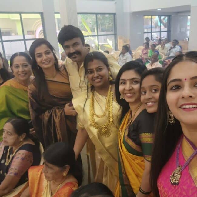 திருமண நிகழ்ச்சியில் ஒன்று கூடிய எதிர்நீச்சல் சீரியல் நடிகர்கள் 5