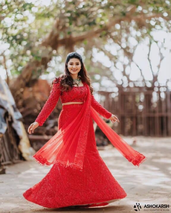 அழகில் இளைஞர்களை இழுக்கும் நடிகை சினேகாவின் லேட்டஸ்ட் போட்டோஷூட் 5