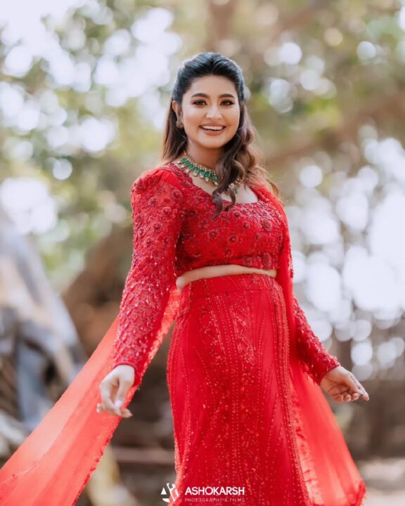 அழகில் இளைஞர்களை இழுக்கும் நடிகை சினேகாவின் லேட்டஸ்ட் போட்டோஷூட் 1