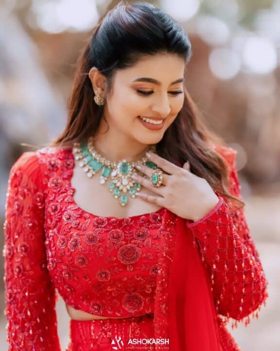 அழகில் இளைஞர்களை இழுக்கும் நடிகை சினேகாவின் லேட்டஸ்ட் போட்டோஷூட் 6