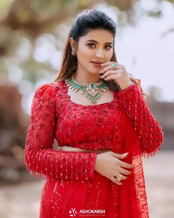 அழகில் இளைஞர்களை இழுக்கும் நடிகை சினேகாவின் லேட்டஸ்ட் போட்டோஷூட் 4