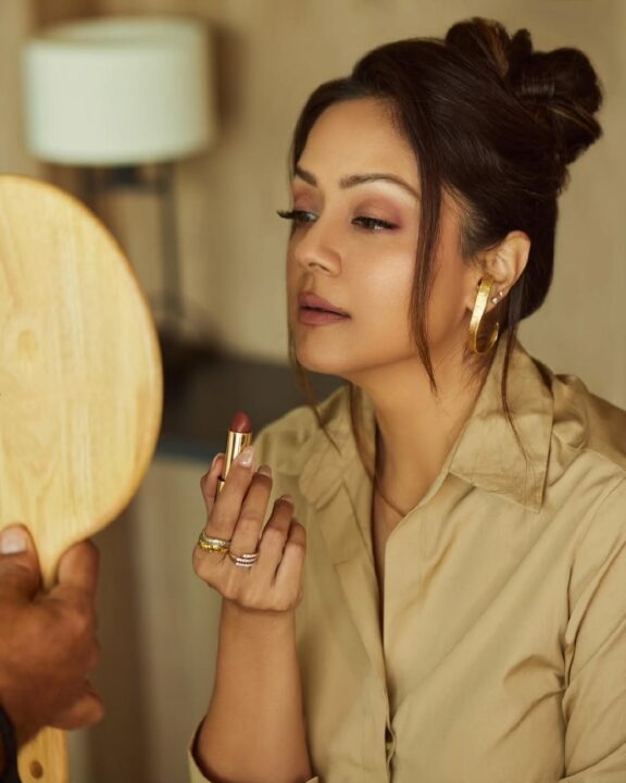 நடிகை ஜோதிகாவின் செம்ம கியூட்டான லேட்டஸ்ட் புகைப்படங்கள் 4