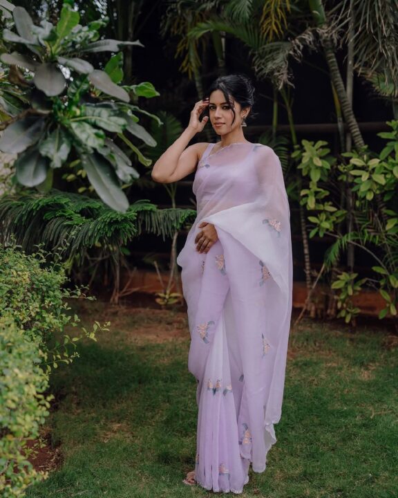 நடிகை மிர்னாலினி ரவியின் செம்ம கியூட்டான புகைப்படங்கள் 1