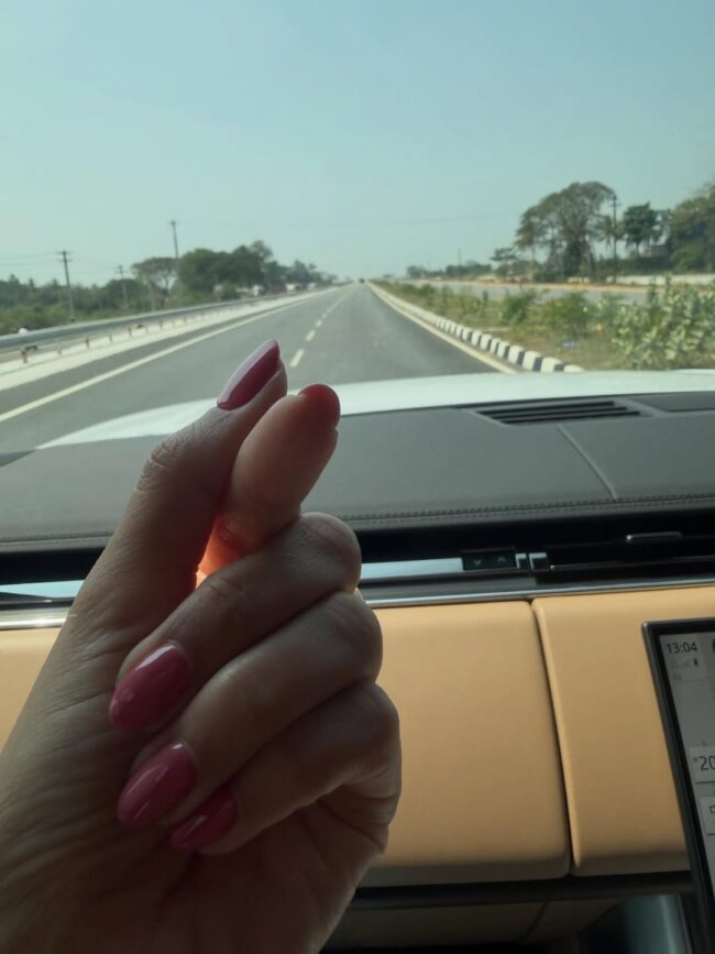 திருப்பதியில் சுவாமி தரிசனம் செய்த நடிகை த்ரிஷா 3